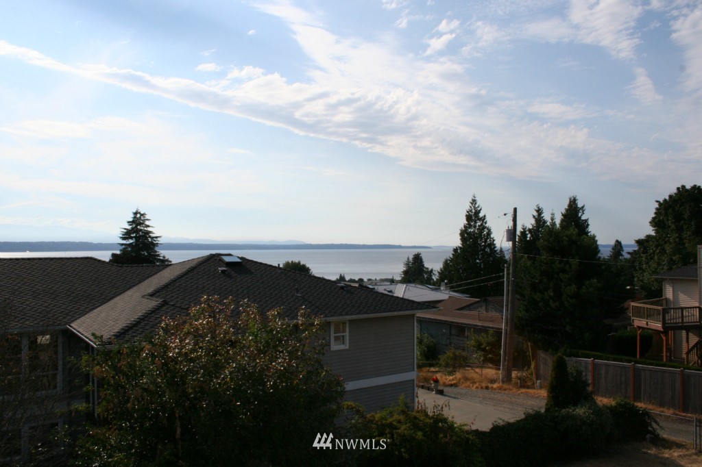 933 Maple Street Edmonds, WA 98020 - Photo 8 of 13