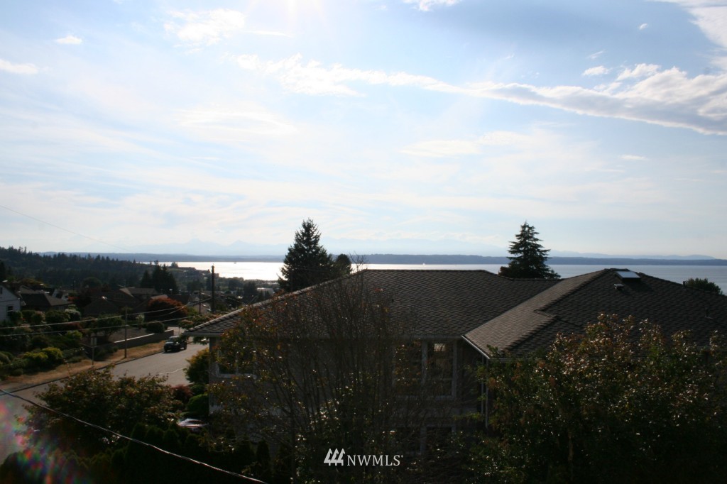 933 Maple Street Edmonds, WA 98020 - Photo 10 of 13