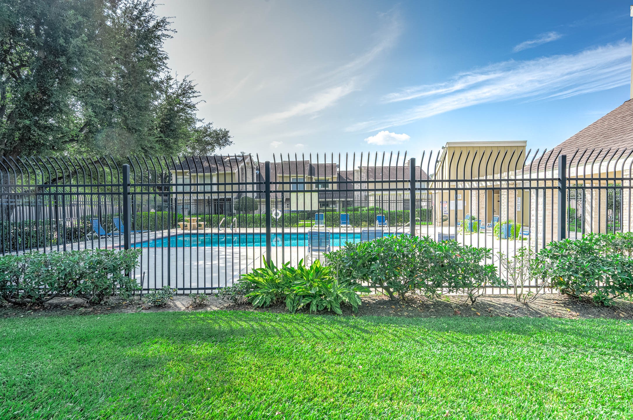 11609 Village Pl Drive Houston, TX 77077 - Photo 33 of 34 a view of a garden