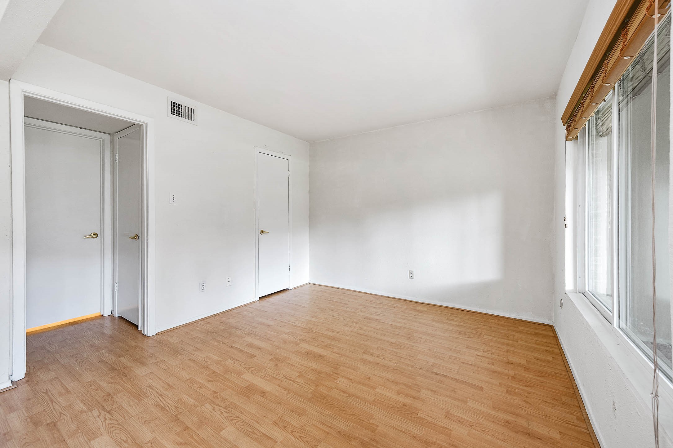 11609 Village Pl Drive Houston, TX 77077 - Photo 10 of 34 a view of empty room