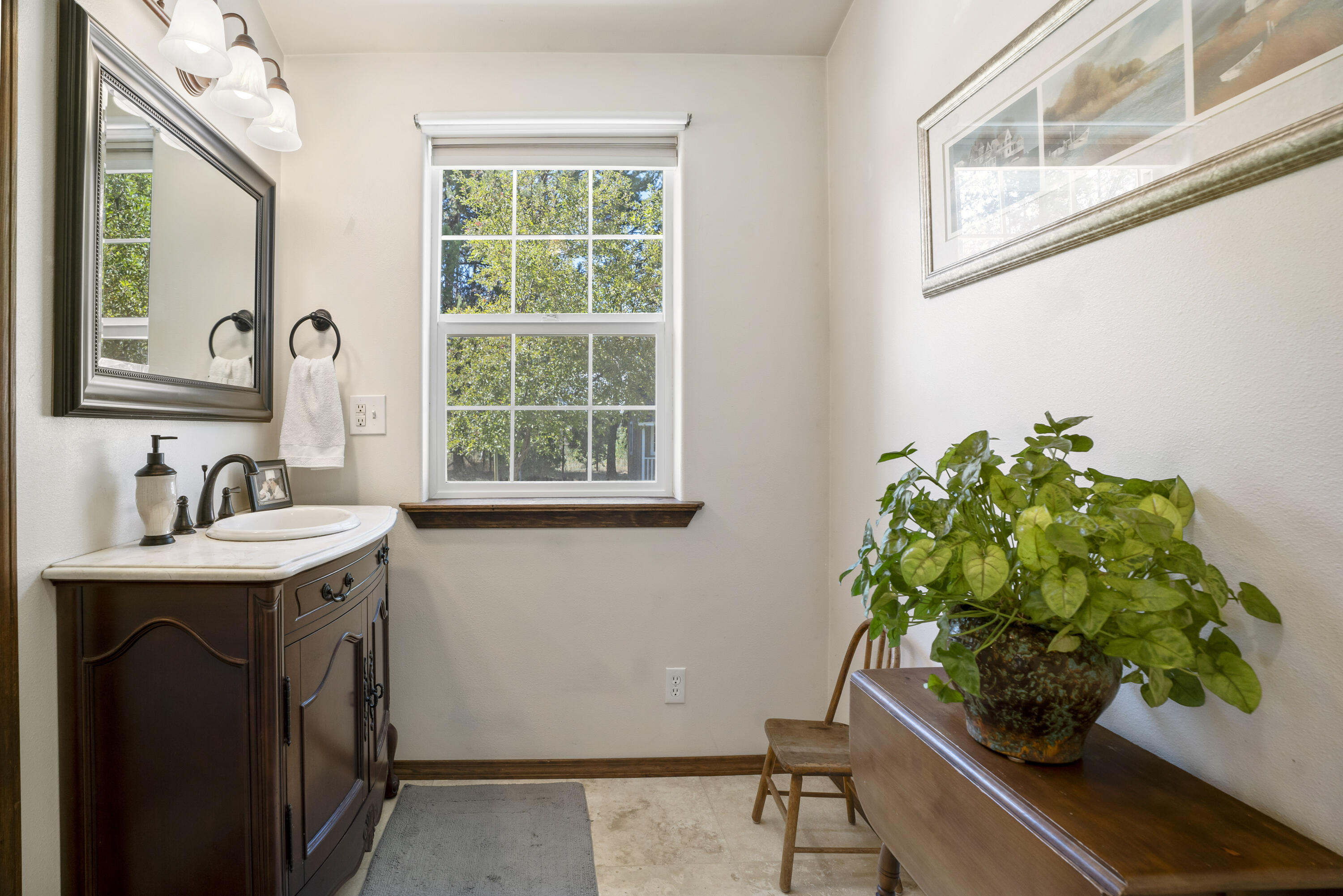 51445 Ash Road La Pine, OR 97739 - Photo 17 of 50 2nd en-suite