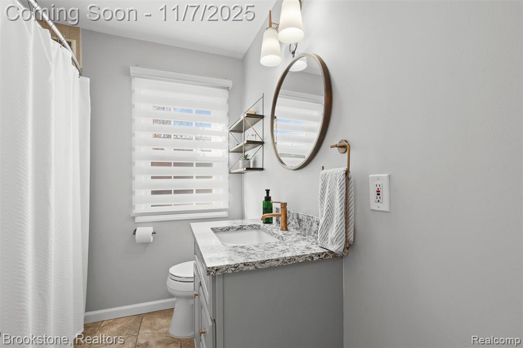 2221 Columbia Road Berkley, MI 48072 - Photo 9 of 39