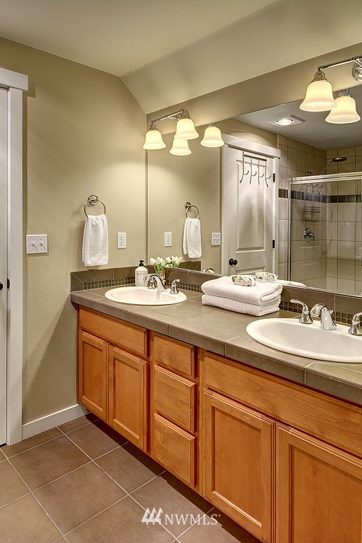 1620 North 46th Street, Unit A Seattle, WA 98103 - Photo 13 of 20