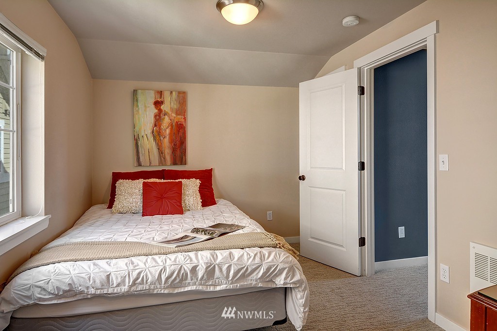 1620 North 46th Street, Unit A Seattle, WA 98103 - Photo 15 of 20