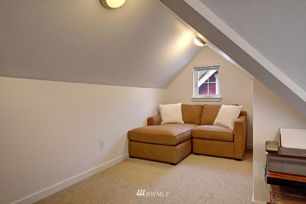 1620 North 46th Street, Unit A Seattle, WA 98103 - Photo 17 of 20