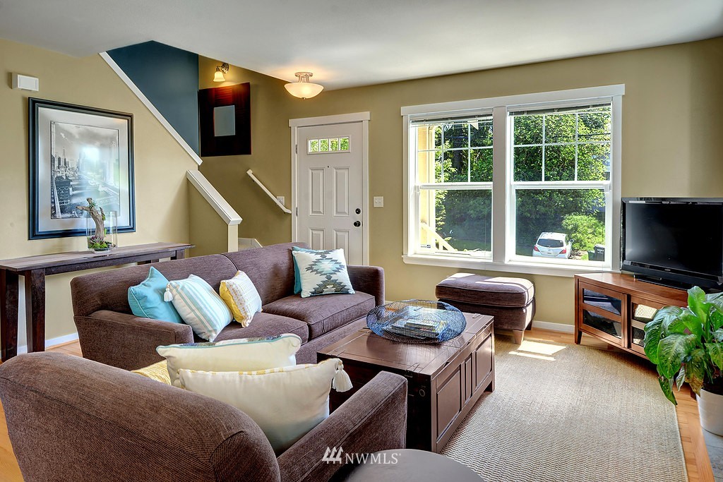 1620 North 46th Street, Unit A Seattle, WA 98103 - Photo 4 of 20