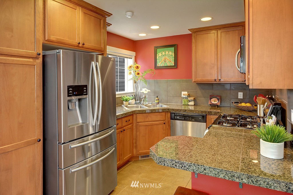 1620 North 46th Street, Unit A Seattle, WA 98103 - Photo 8 of 20