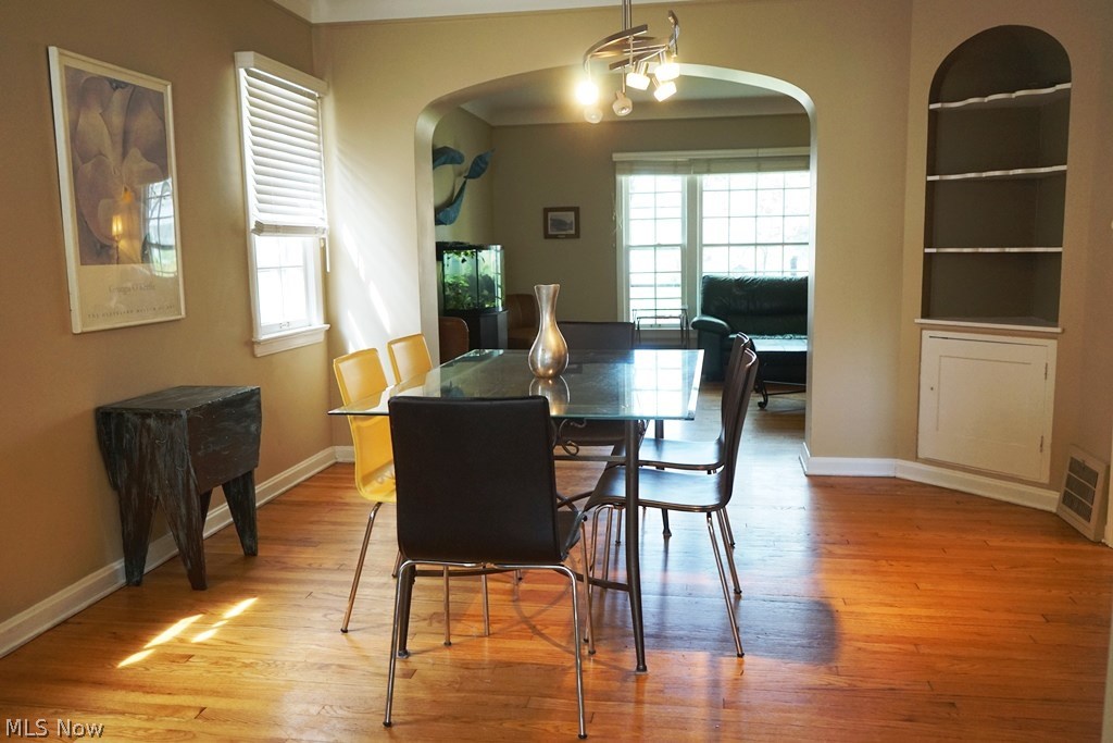 2407 Saybrook Road Cleveland, OH 44118 - Photo 6 of 27