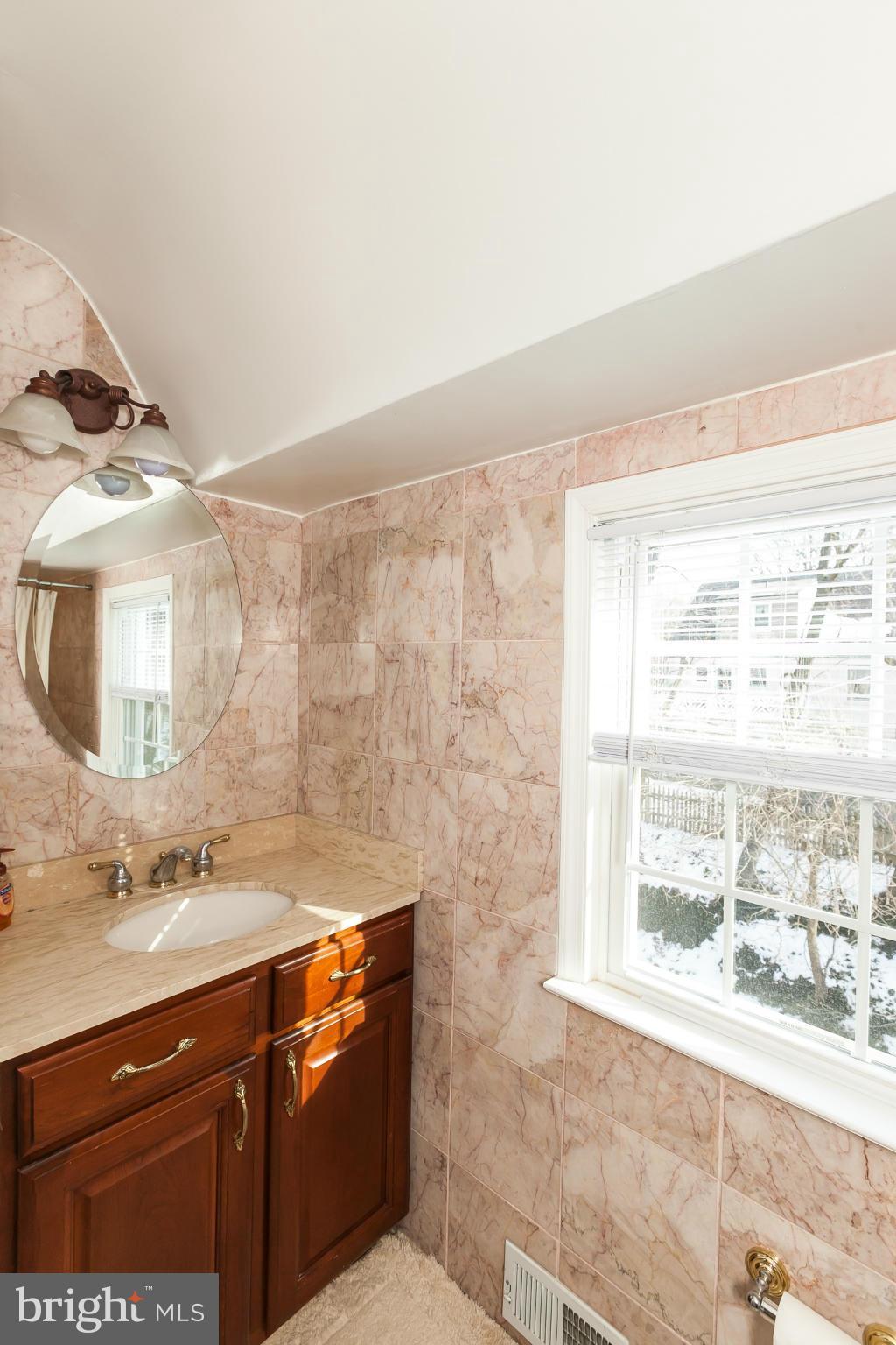 303 Worthington Road Towson, MD 21286 - Photo 21 of 30 Bath