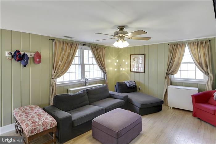 4003 Hummer Road Annandale, VA 22003 - Photo 5 of 24 Family Room