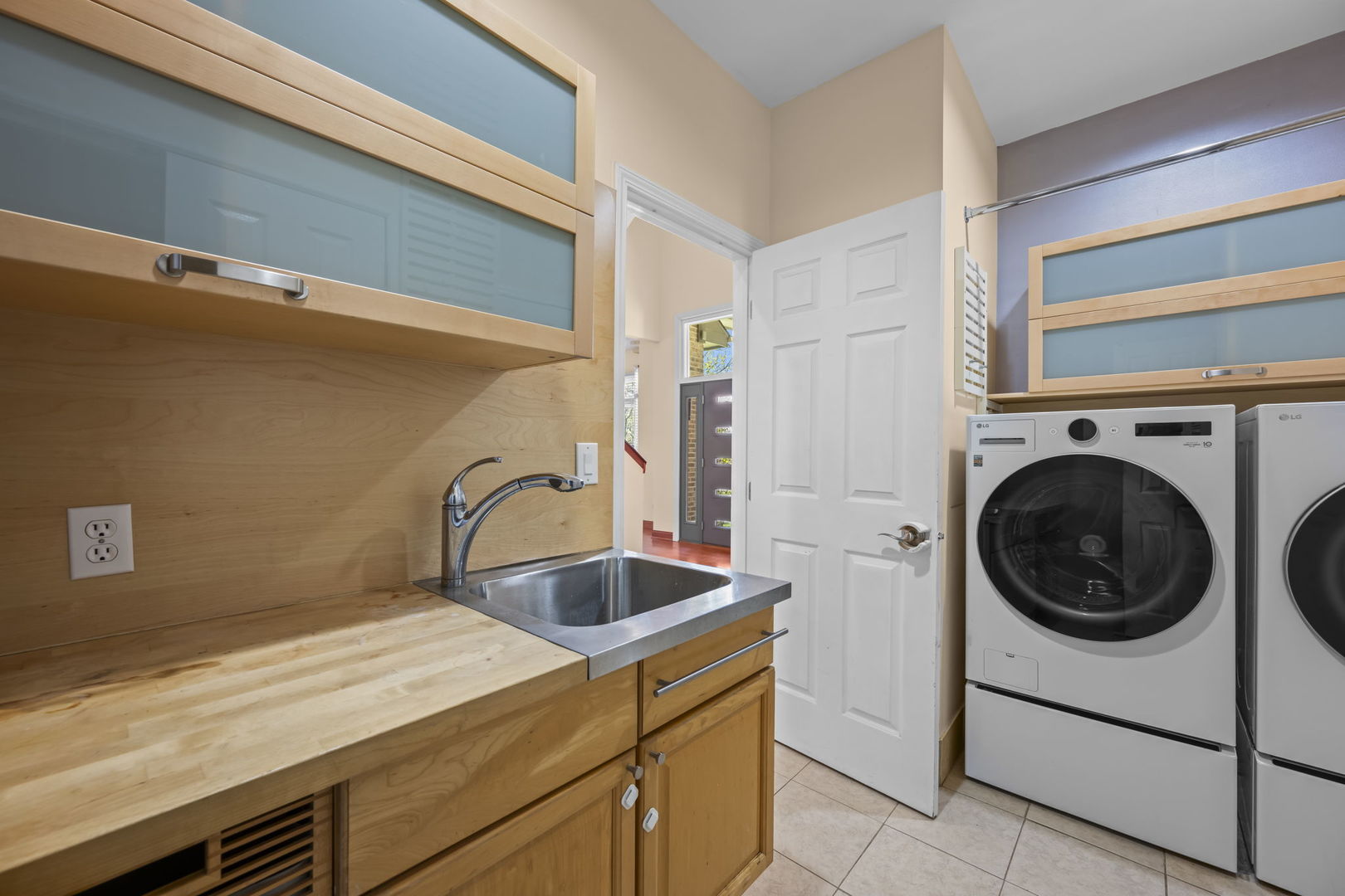 155 Lilac Lane Wheeling, IL 60090 - Photo 23 of 52 a utility room with dryer and washer