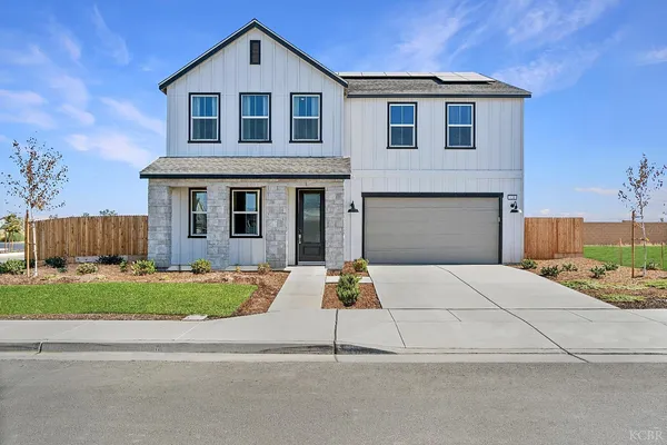 $540,000 | 408 Vanderbilt Drive, Lemoore, CA 93245
