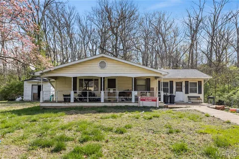 $69,900 | 7 Morton's Grove Street, Valley Park, MO 63088