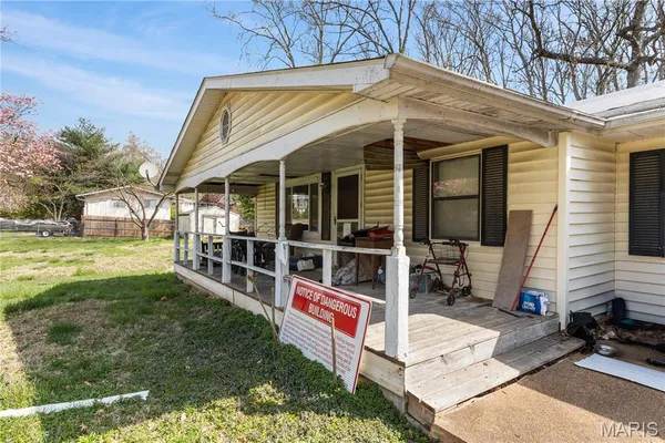 $69,900 | 7 Morton's Grove Street, Valley Park, MO 63088