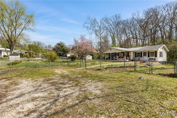 $69,900 | 7 Morton's Grove Street, Valley Park, MO 63088