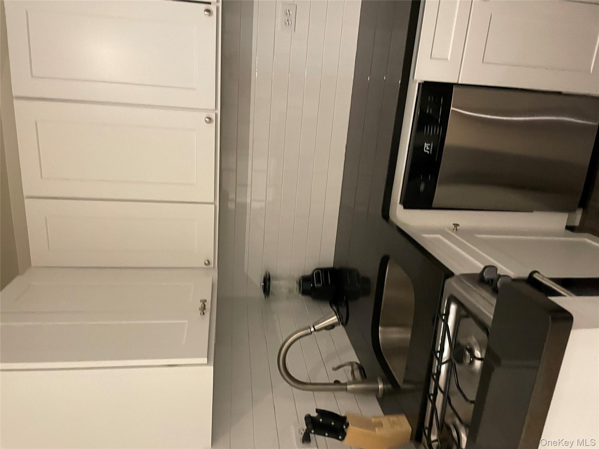 321 East 48th Street, Unit 2L Manhattan, NY 10017 - Photo 3 of 5 kitchen