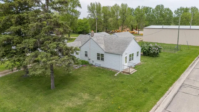 $74,900 | 607 St Johns Avenue Southeast, Red Lake Falls, MN 56750