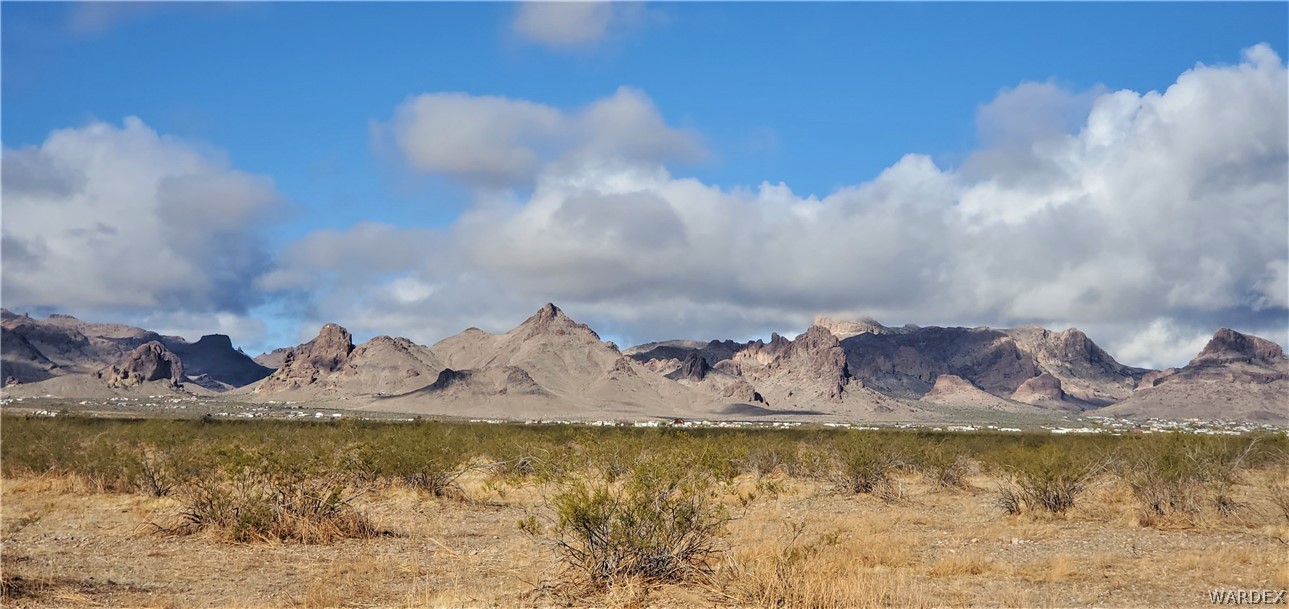 2660 Spinel Road Golden Valley, AZ 86413 - Photo 7 of 9