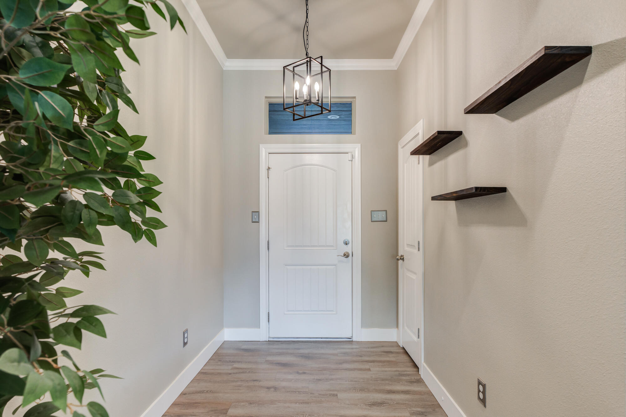 7805 56th Street Lubbock, TX 79407 - Photo 10 of 57 7805-56th-St_Lubbock-TX_5_Entryway