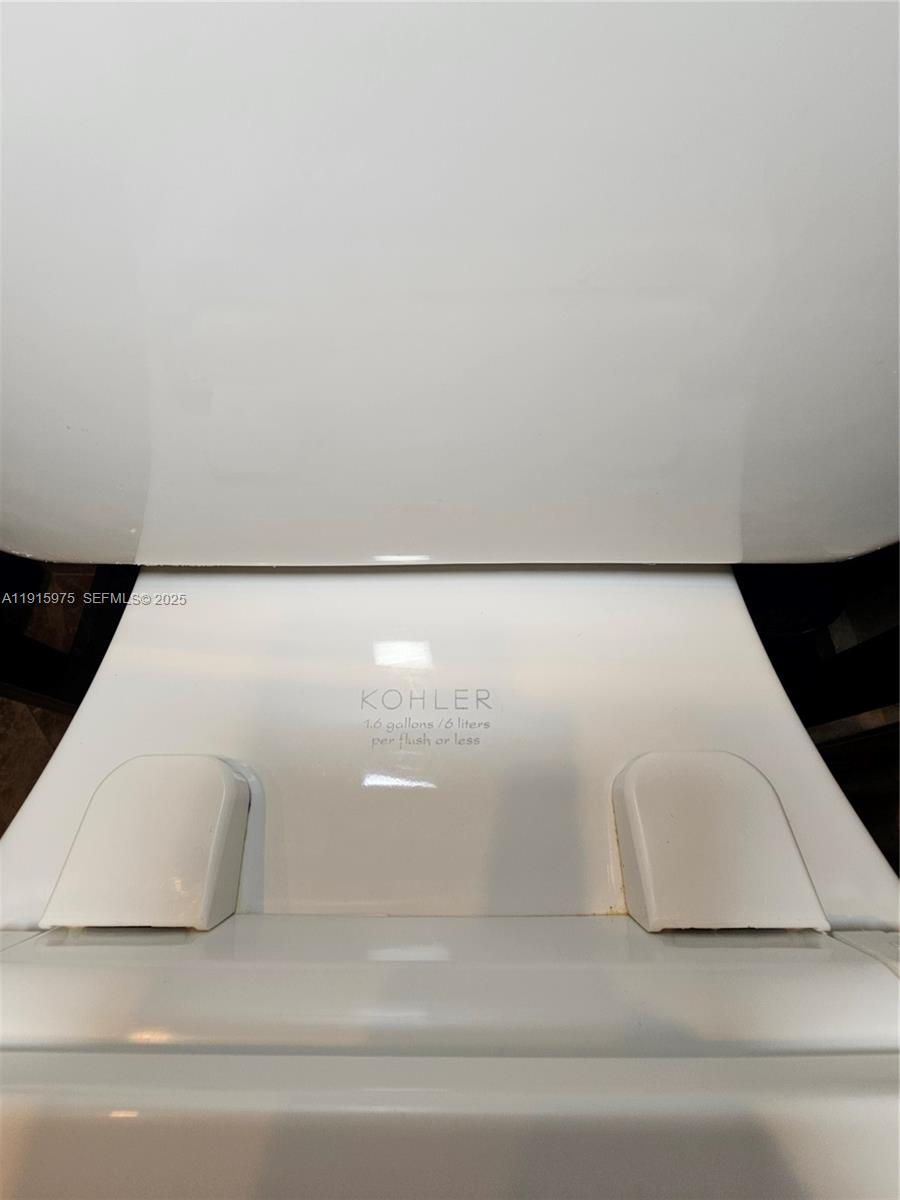 1800 North Andrews Avenue, Unit 2H Fort Lauderdale, FL 33311 - Photo 40 of 60 a close up of a bathtub