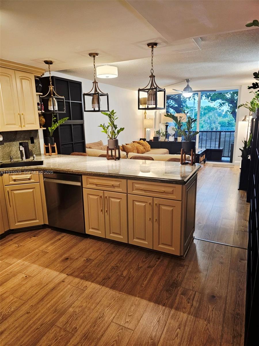 1800 North Andrews Avenue, Unit 2H Fort Lauderdale, FL 33311 - Photo 5 of 60 Pendant Lights