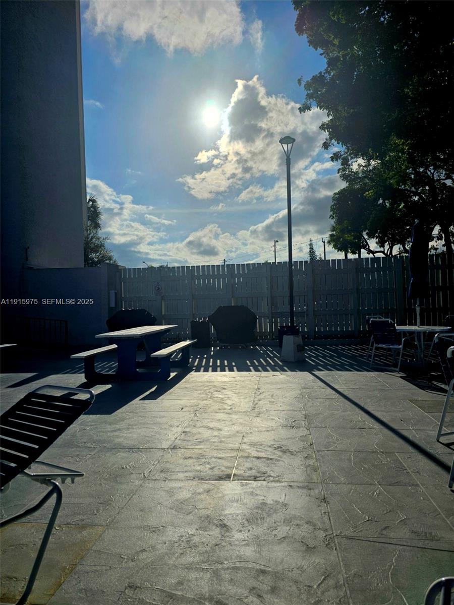 1800 North Andrews Avenue, Unit 2H Fort Lauderdale, FL 33311 - Photo 52 of 60 a view of a terrace with sitting area