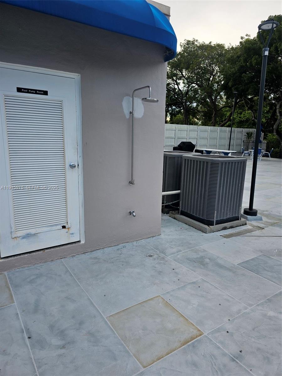 1800 North Andrews Avenue, Unit 2H Fort Lauderdale, FL 33311 - Photo 58 of 60 a view of deck and patio