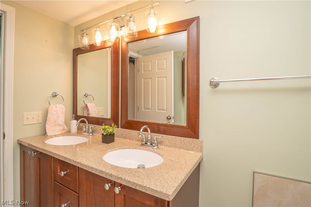 3920 Ashwood Street Northwest Canton, OH 44708 - Photo 31 of 39