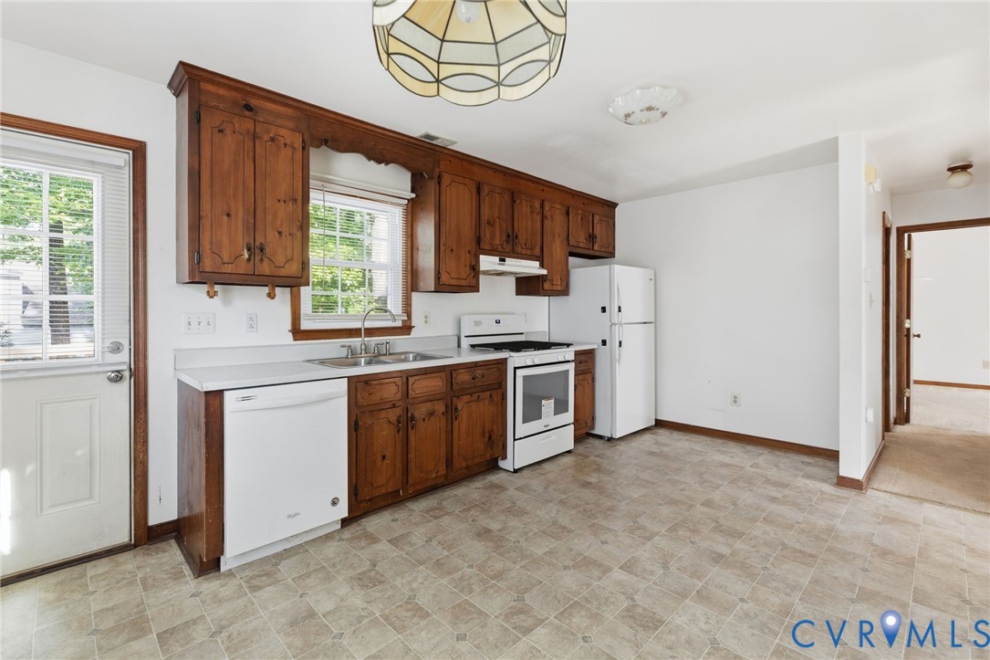 6904 Pointer Ridge Road Midlothian, VA 23112 - Photo 8 of 24