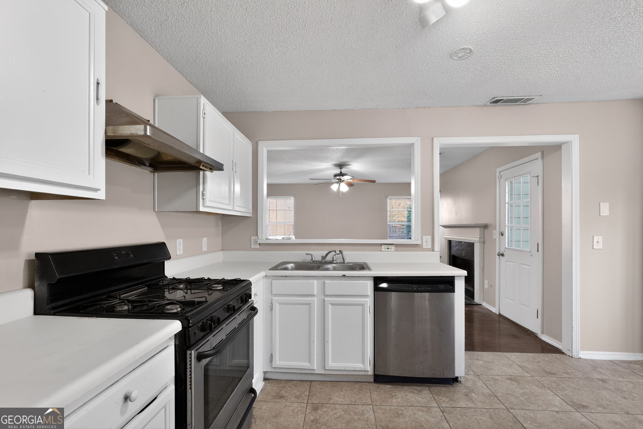 2046 Lown Farm Trail Lithonia, GA 30058 - Photo 14 of 35