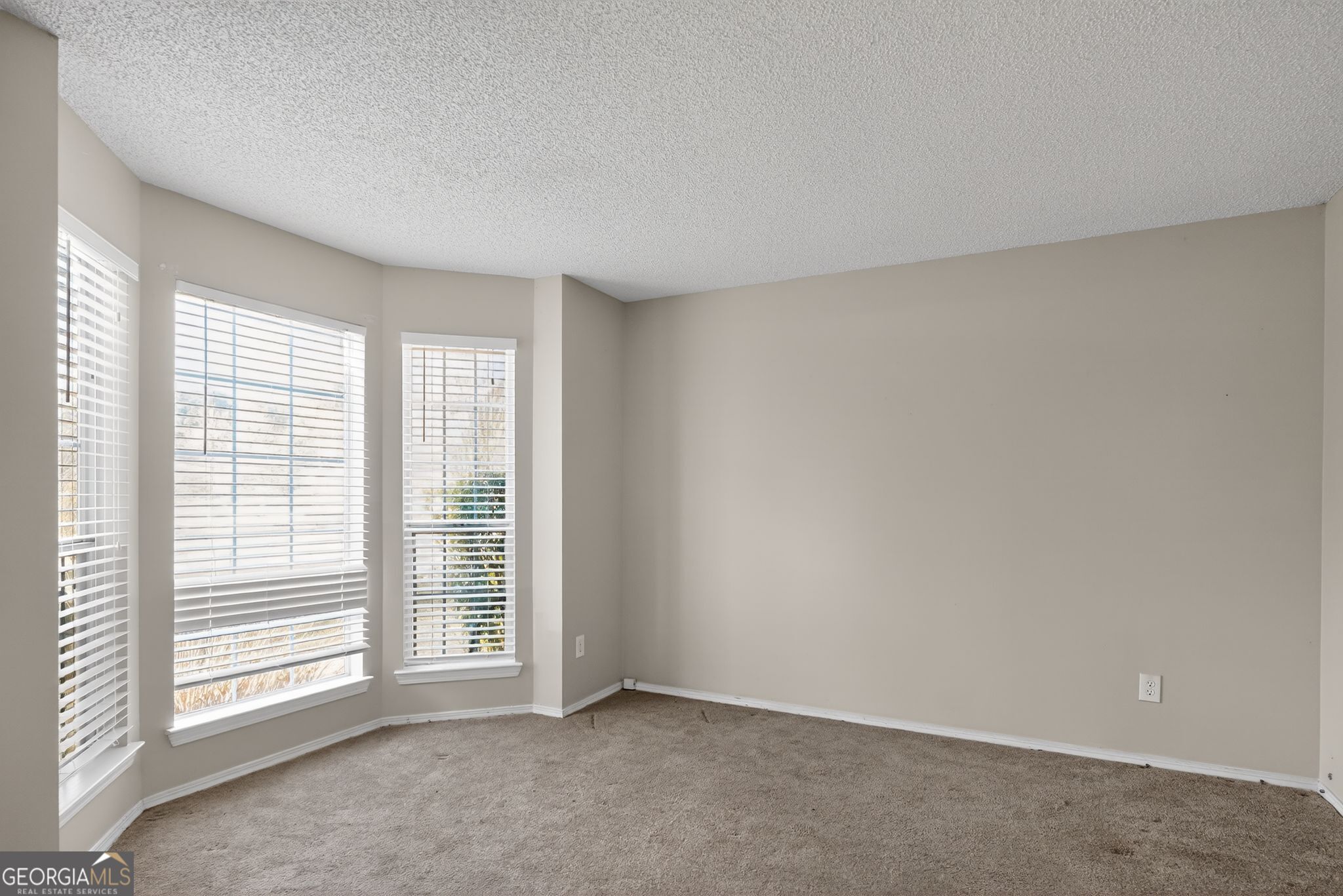 2046 Lown Farm Trail Lithonia, GA 30058 - Photo 8 of 35