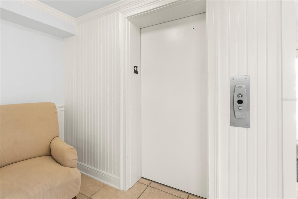 101 66th Street, Unit 6 Holmes Beach, FL 34217 - Photo 15 of 48 a bathroom with a shower