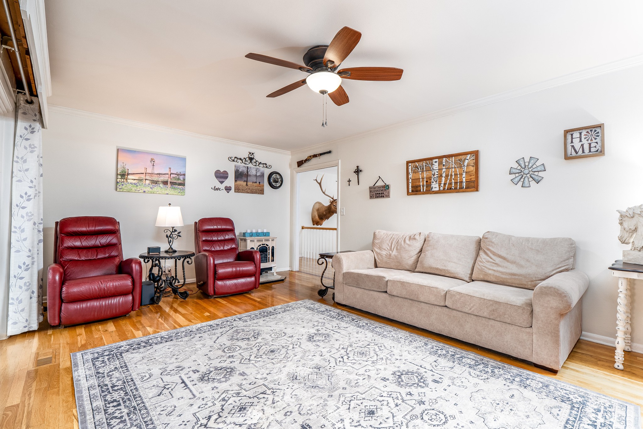 545 Puryears Bend Road Hartsville, TN 37074 - Photo 10 of 46 a living room with furniture and a couch