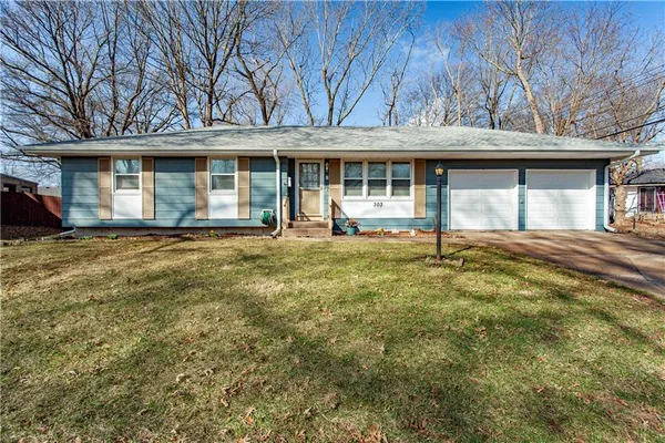 $249,000 | 303 Southwest 5th Street, Blue Springs, MO 64014