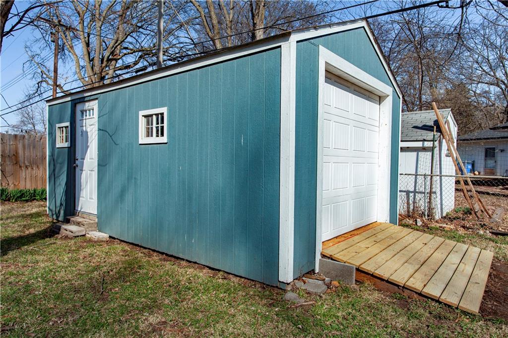 303 Southwest 5th Street Blue Springs, MO 64014 - Photo 24 of 25