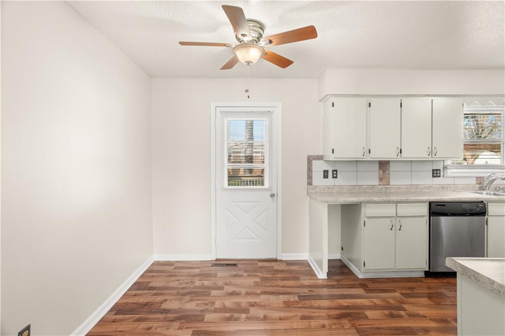 303 Southwest 5th Street Blue Springs, MO 64014 - Photo 5 of 25