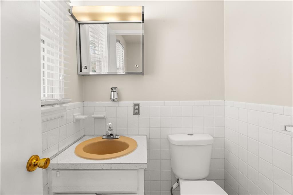 303 Southwest 5th Street Blue Springs, MO 64014 - Photo 10 of 25