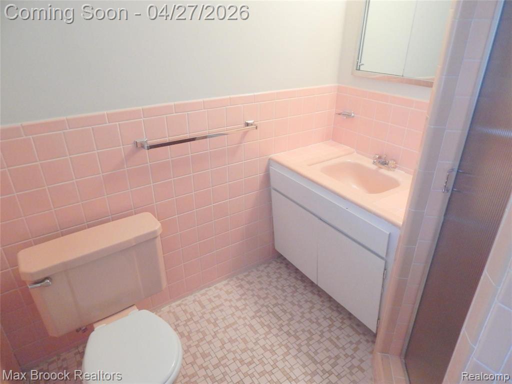 116 East Hickory Grove Road Bloomfield Hills, MI 48304 - Photo 8 of 16