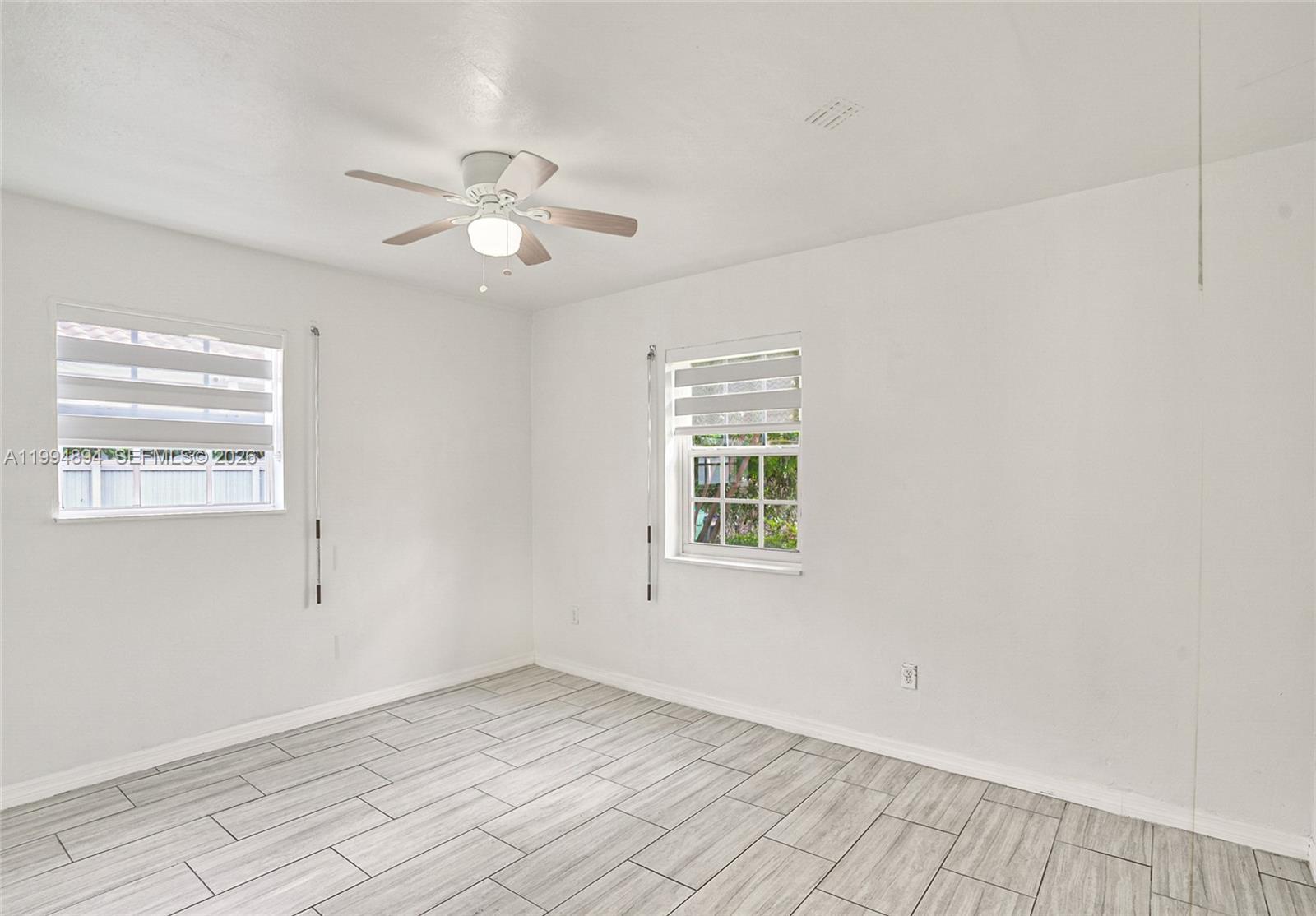 5401 Southwest 97th Court Miami, FL 33165 - Photo 12 of 25