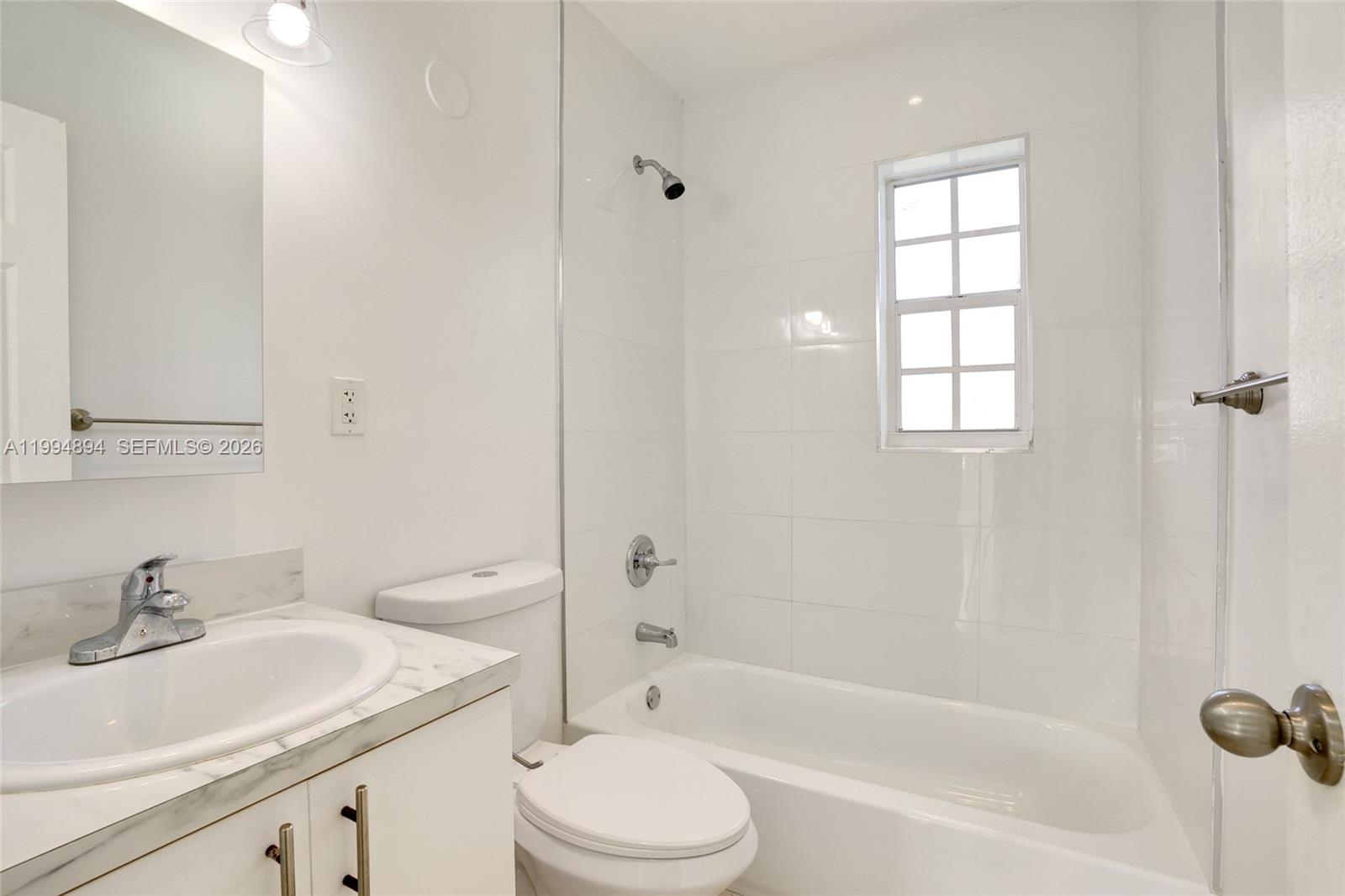 5401 Southwest 97th Court Miami, FL 33165 - Photo 14 of 25