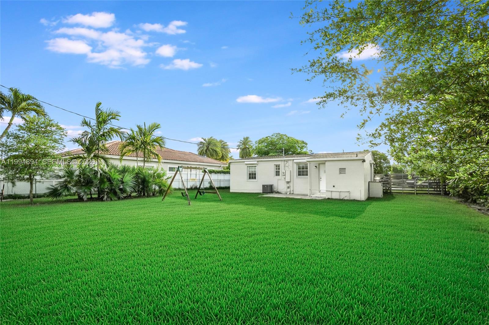 5401 Southwest 97th Court Miami, FL 33165 - Photo 19 of 25