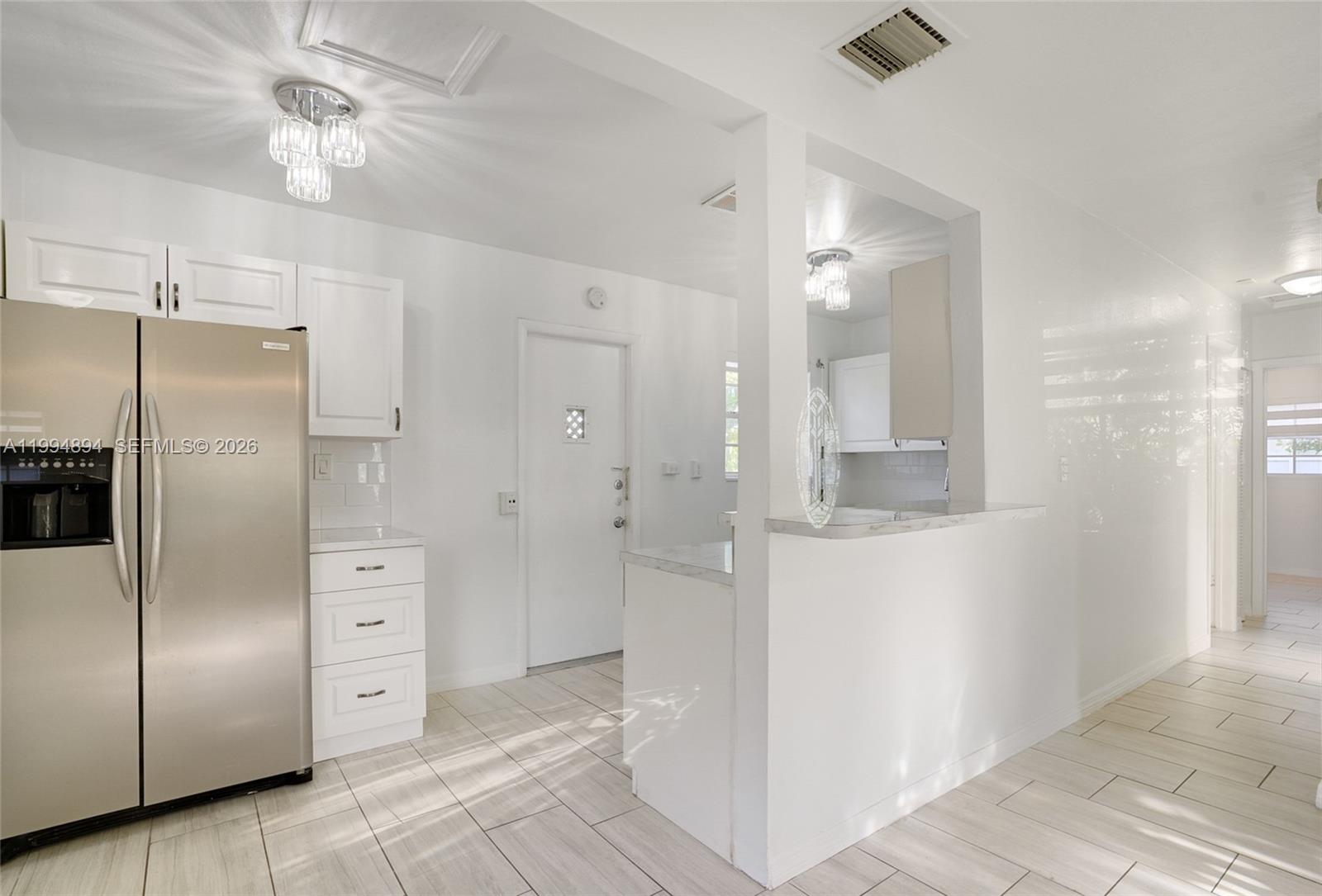 5401 Southwest 97th Court Miami, FL 33165 - Photo 8 of 25