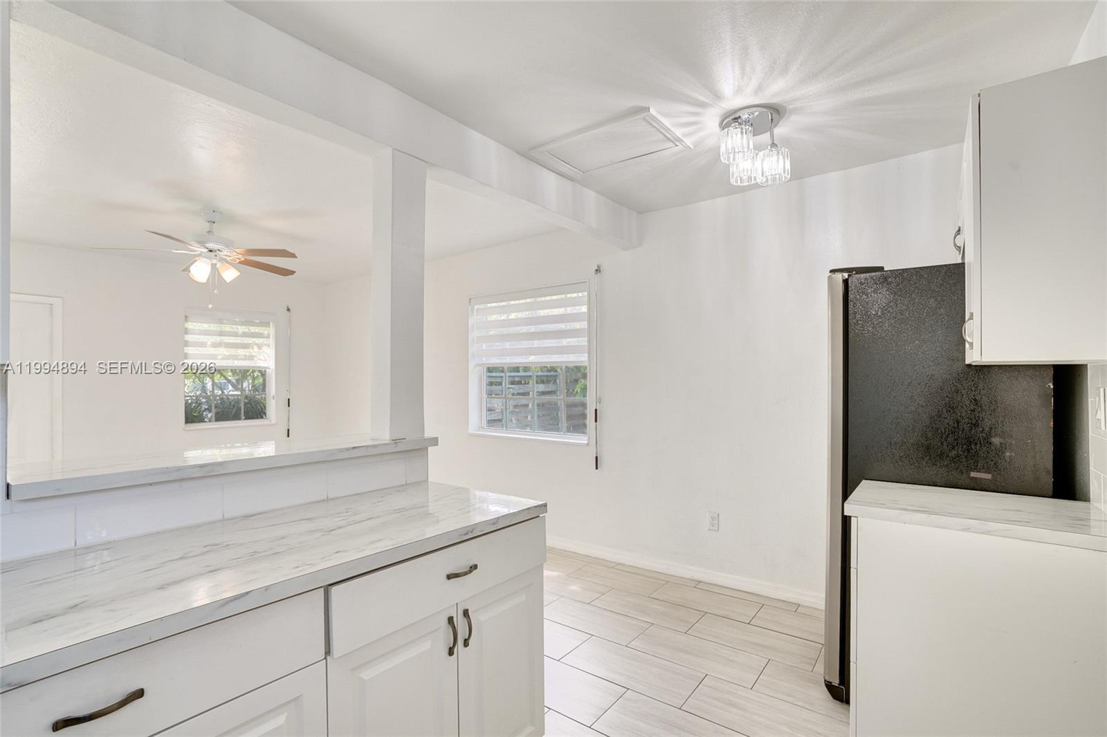 5401 Southwest 97th Court Miami, FL 33165 - Photo 10 of 25