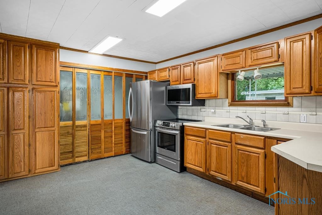 1108 Westgate Road Toledo, OH 43615 - Photo 11 of 33 Gallery Image 11