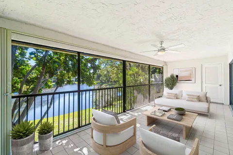 $249,000 | 14 Westgate Lane, Unit B, Boynton Beach, FL 33436