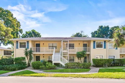 $249,000 | 14 Westgate Lane, Unit B, Boynton Beach, FL 33436