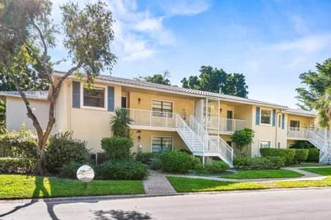$249,000 | 14 Westgate Lane, Unit B, Boynton Beach, FL 33436