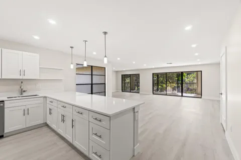 $249,000 | 14 Westgate Lane, Unit B, Boynton Beach, FL 33436