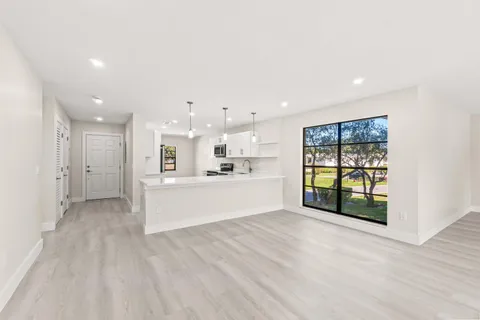 $249,000 | 14 Westgate Lane, Unit B, Boynton Beach, FL 33436