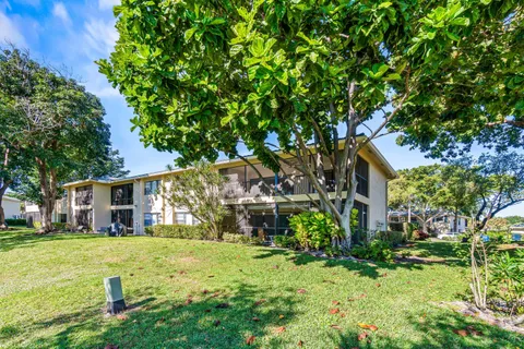 $249,000 | 14 Westgate Lane, Unit B, Boynton Beach, FL 33436